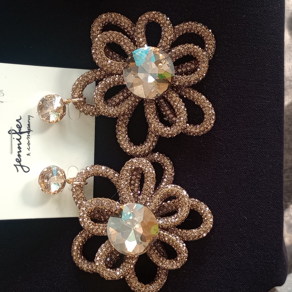 Gold rhinestone flower earrings